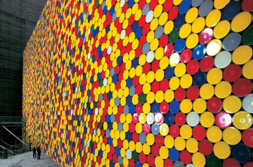 CHRISTO - 13000 OIL BARRELS