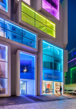 10-chungha-in-gangnam-by-mvrdv