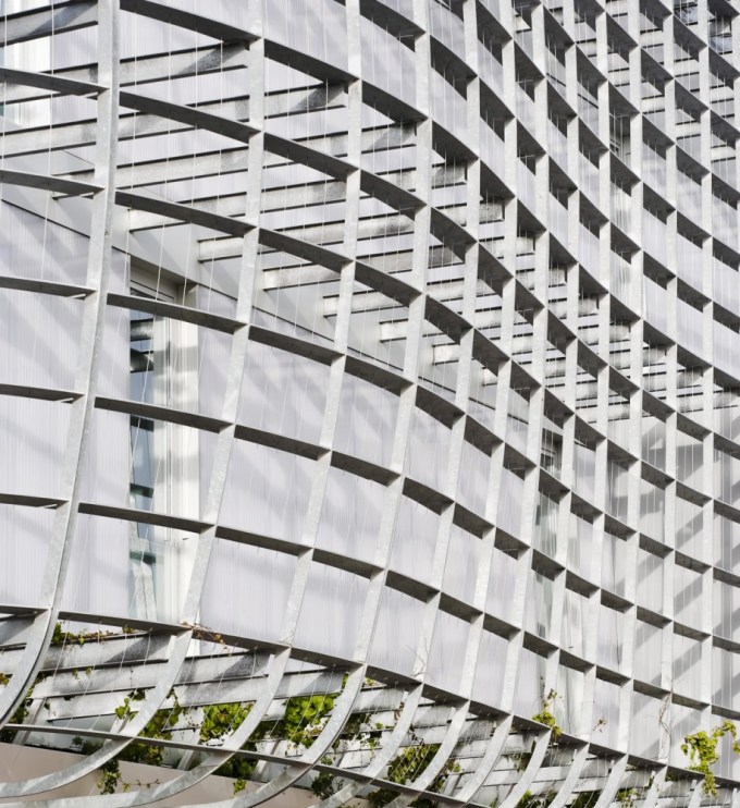 1311698892-pg208-11-916x1000