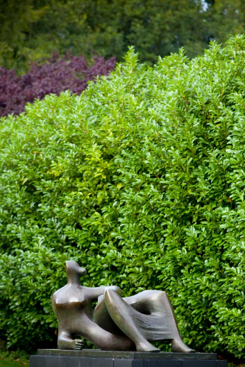 i-figura-reclinada-i-1982-edicion-en-bronce-de-9-1-longitud-246-cm-firma-grabada-moore-0-9-fundacion-henry-moore